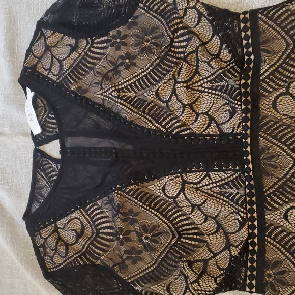 ASTR The Label | Chelsi Long-Sleeved Bodycon Dress | Black Lace and Nude… - Picture 9 of 15